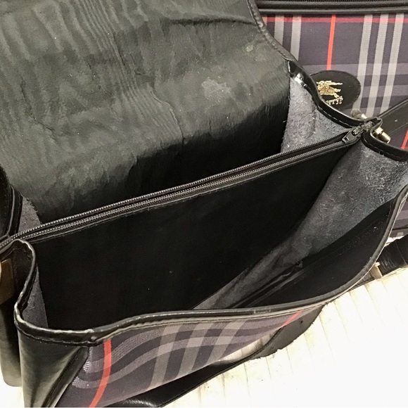 Burberry Travel Bags - Picture 7 of 16